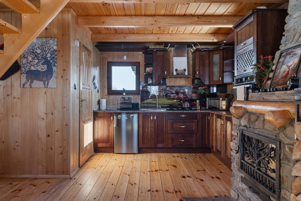 Kitchen or kitchenette, kitchen