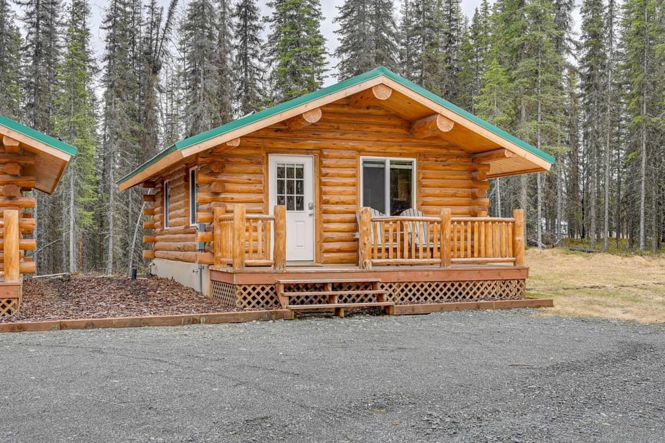 Woodsy Cabin Near Kenai River: Great for Anglers! Cabin in Sterling