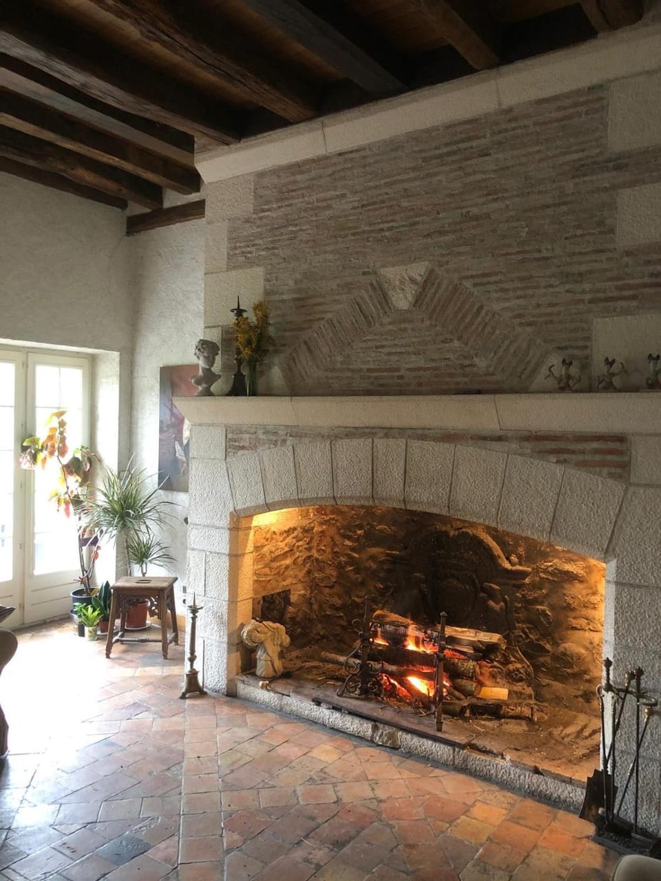 Living room, Seating area, fireplace