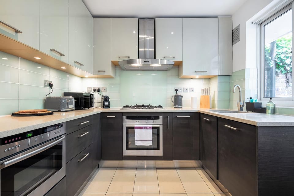 Rare 4beds Townhouse in Kensington with Patio House in City of Westminster