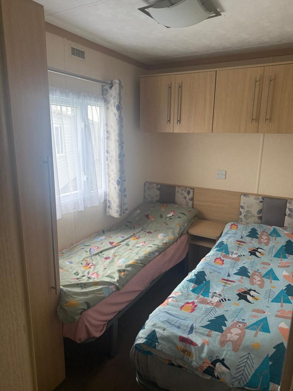 6 Bed Static Carvan Seawick Holiday Park Campground/ 
RV Resort in Tendring District