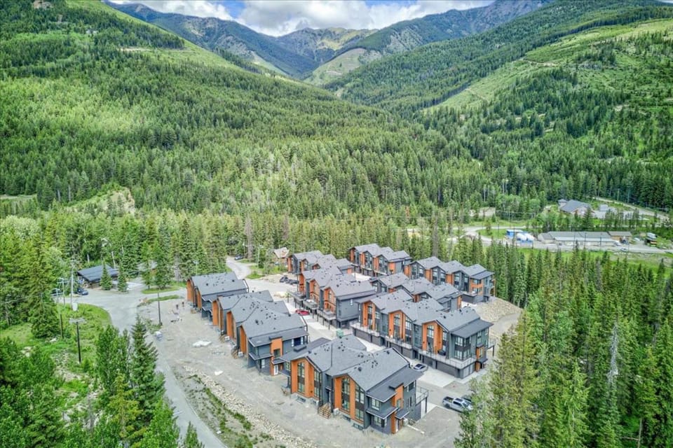 Nordix Townhomes by StayIn Apartment in British Columbia