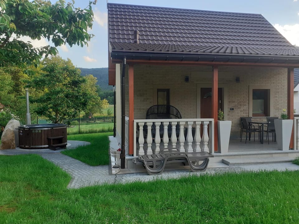 Domek Przy Zalewie Z Balią House in Lower Silesian Voivodeship