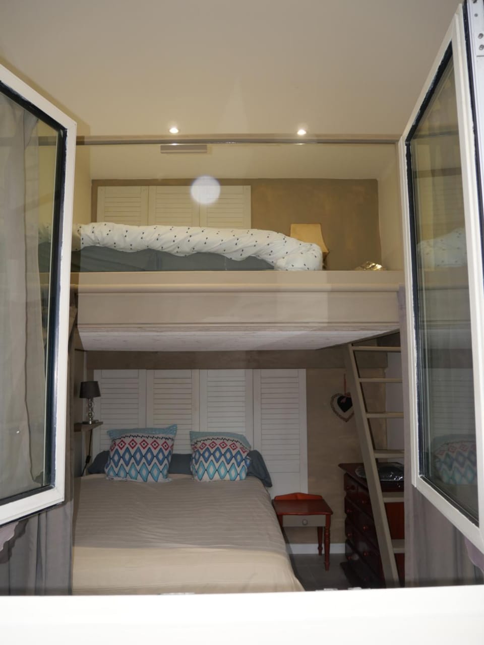 Bed, bunk bed