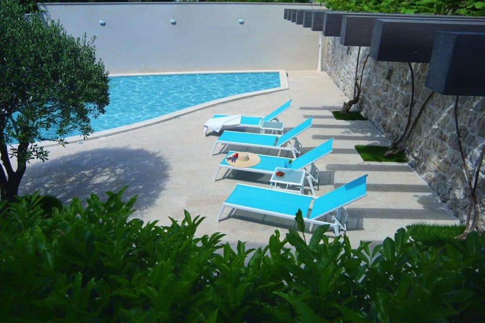 Patio, Day, View (from property/room), Pool view, Swimming pool, sunbed