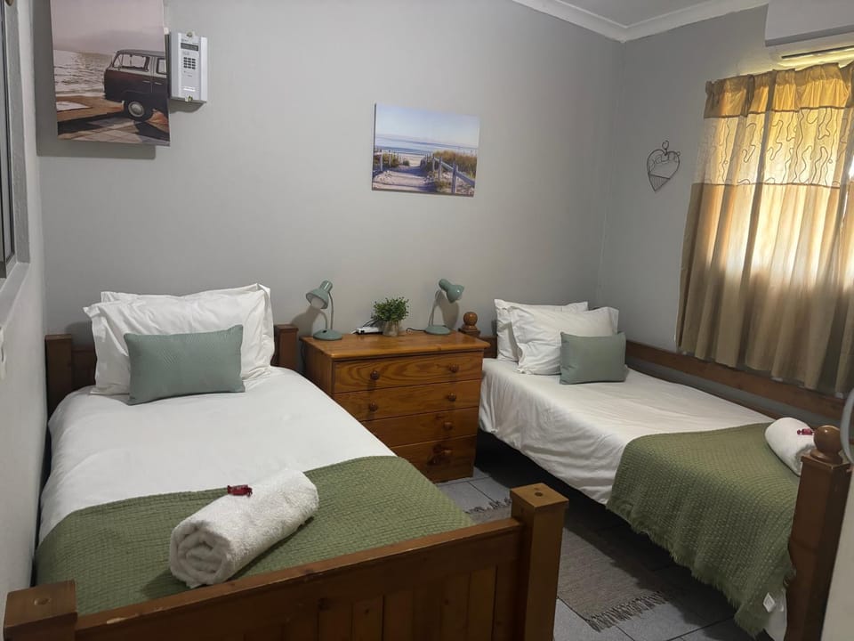 Lente Beach Cottage, Fleur Park, Gordon's Bay House in Cape Town