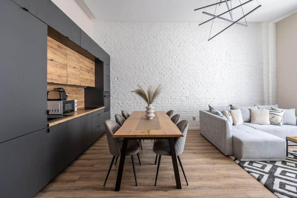 Coffee/tea facilities, Kitchen or kitchenette, Living room, Seating area, Dining area