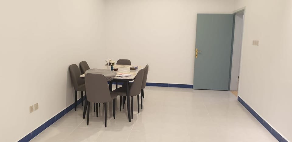 Property building, Restaurant/places to eat, Breakfast