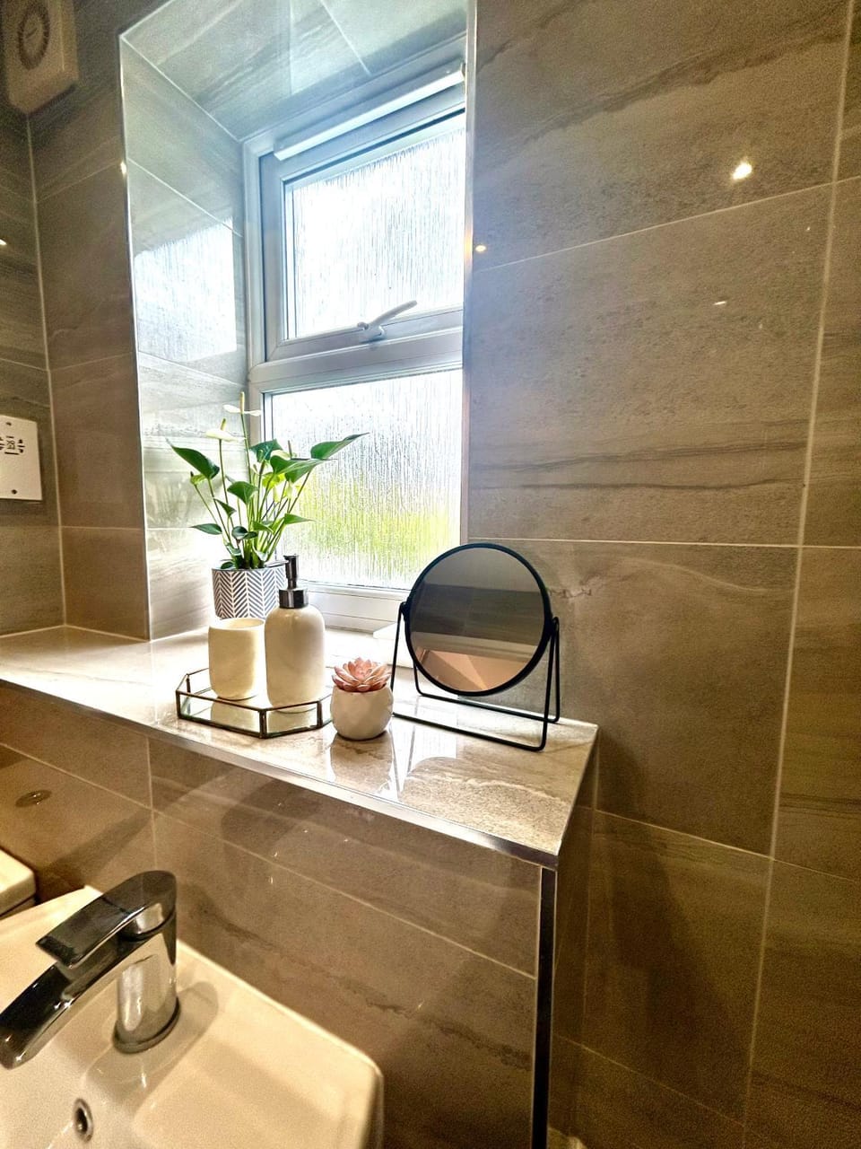 Modern 2 Bed Apartment With Free Parking And Netflix Apartment in Telford