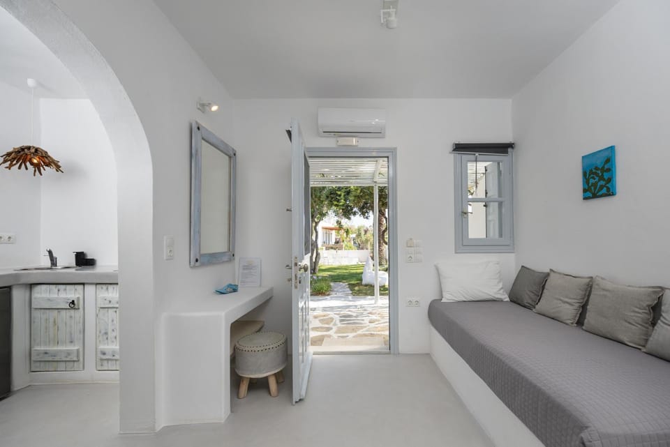 Property building, Bed, kitchen