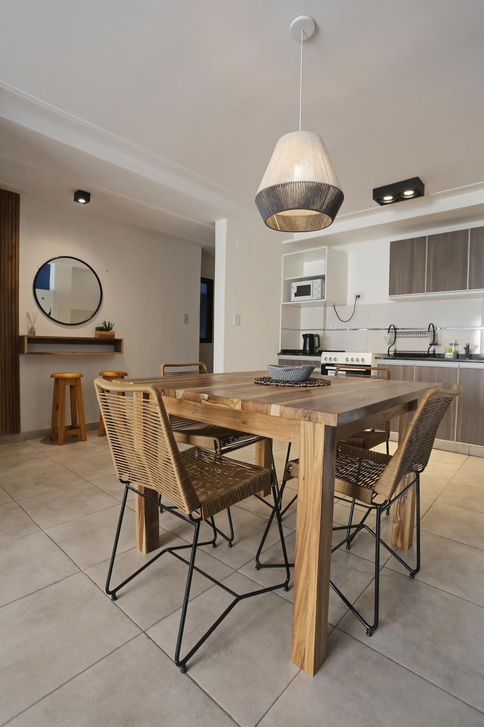 Kitchen or kitchenette, Dining area