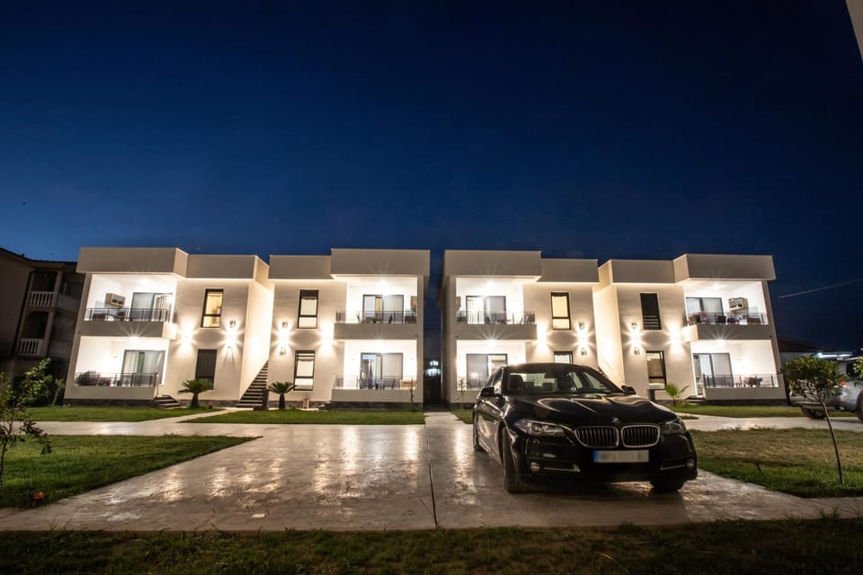 Night, Neighbourhood, Street view, Location, Parking