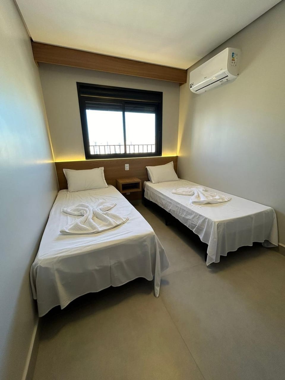 Bed, Bedroom, air conditioner