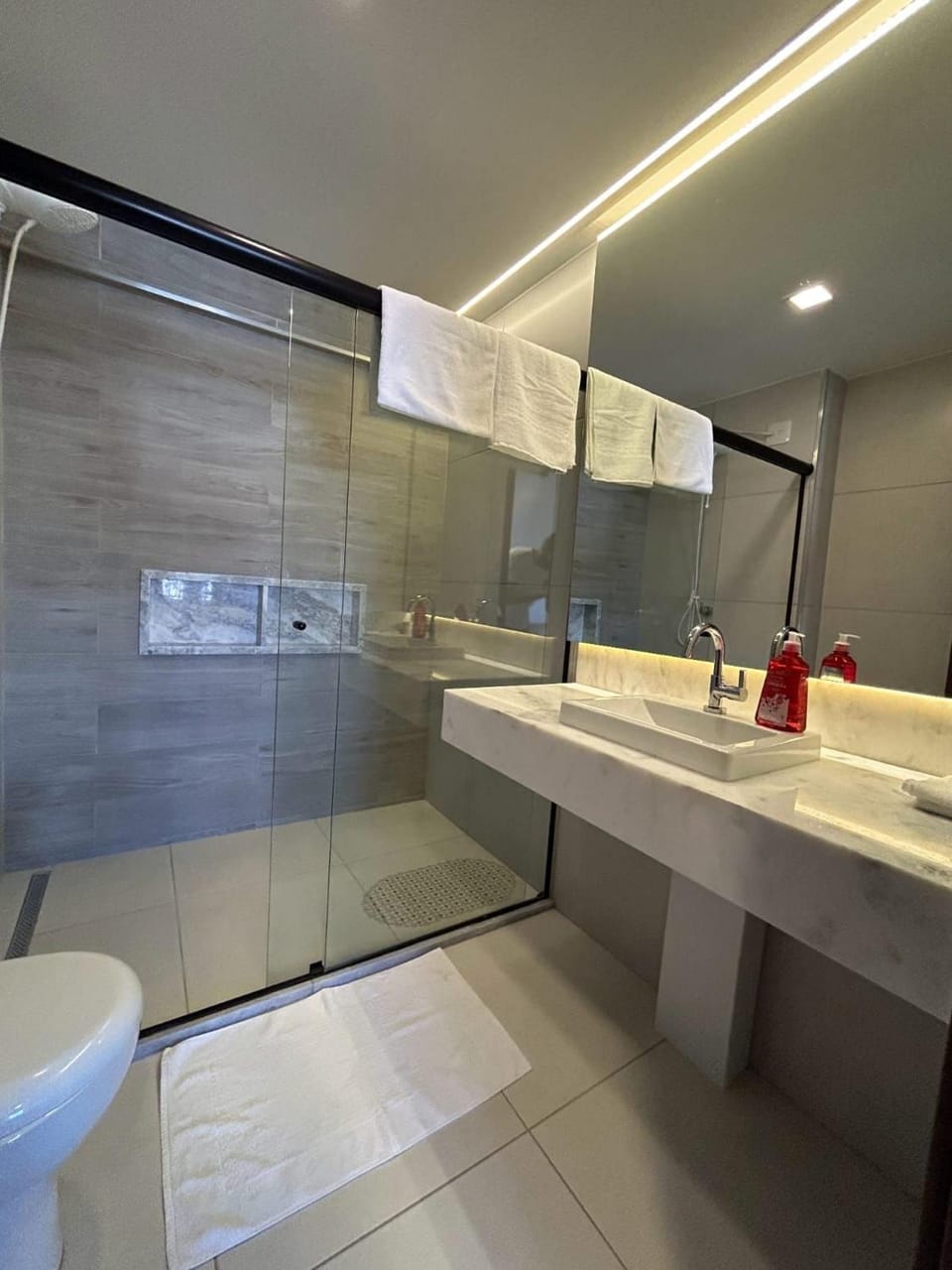 Shower, towels