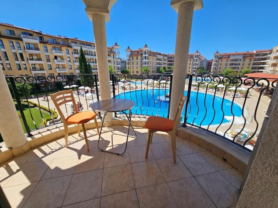 Property building, View (from property/room), Balcony/Terrace, Pool view, Swimming pool, sunbed