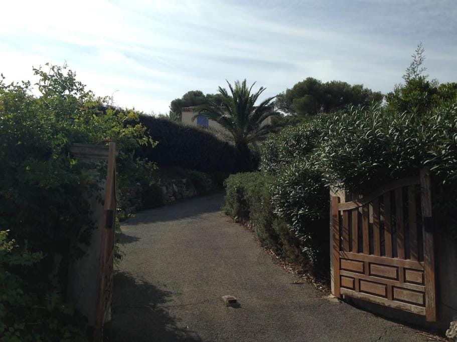 VILLA 4 Étoiles , L'ESCALE ,MERà200m, Les ISSAMBRES ,été du Samedi au Samedi Villa in Roquebrune-sur-Argens
