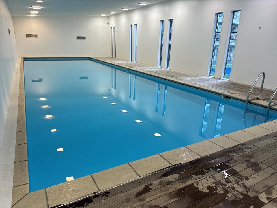 Swimming pool, Swimming pool