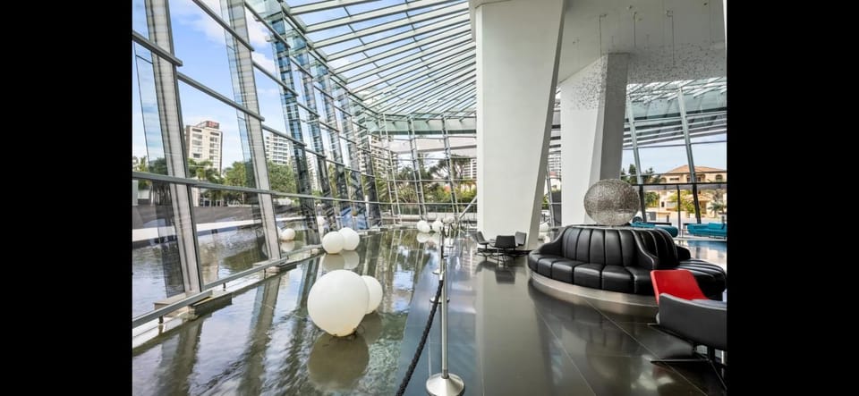 Level 36 Skyline View Lux Private Apartment - 2BR 1B 1C Apartment in Surfers Paradise
