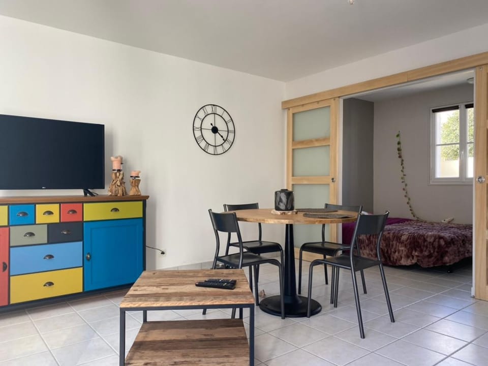 Évasion en Forêt, Plage à Proximité - Pavillon Confortable pour 4 à Longeville-sur-Mer - FR-1-336-152 House in Pays de la Loire
