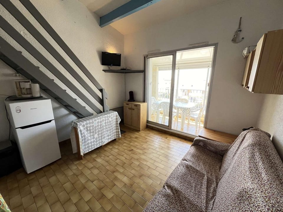 Studio avec cabine + mezzanine pour 4 pers, loggia, proche plage, parking privé - FR-1-702-65 Cabin in Agde