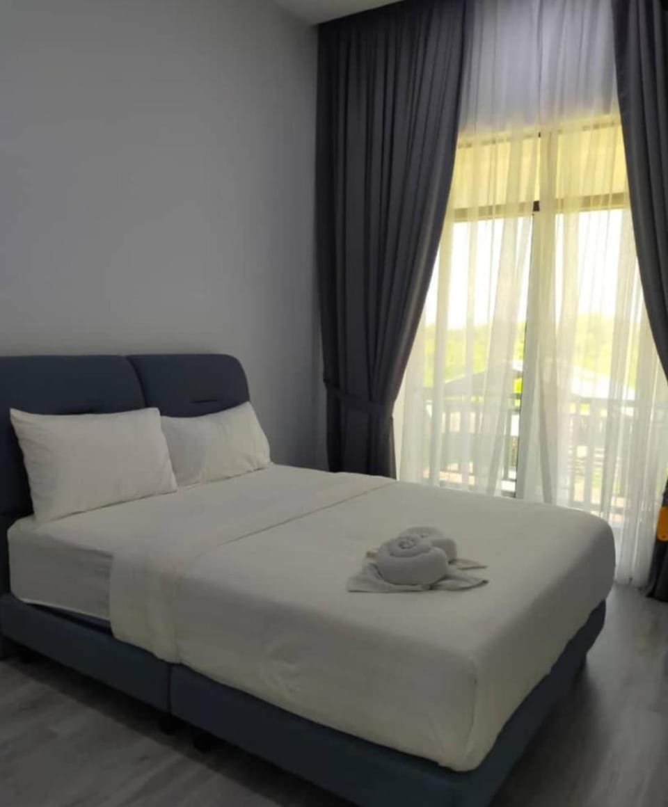 Teratak Beringin 8 Bedrooms With Pool Vacation rental in Terengganu, Malaysia