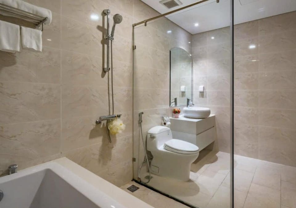 Toilet, Bathroom, bidet, towels
