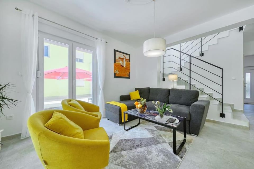 Villa Gabi with Heated Pool House in Zadar County