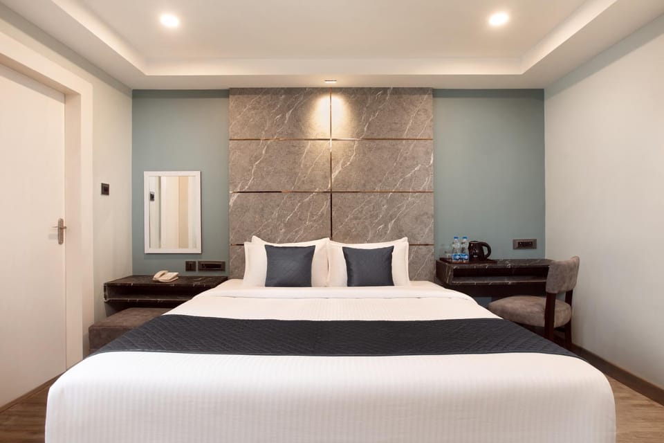 Bed, Photo of the whole room, Bedroom