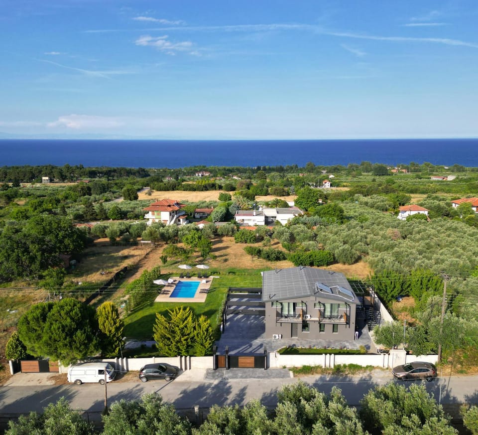 Bird's eye view, Sea view, Swimming pool
