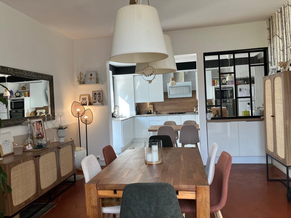 Dining area, Meals