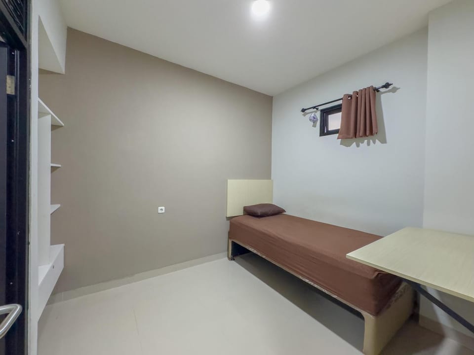 Beranda Istirahat Meruya Hostel in Jakarta