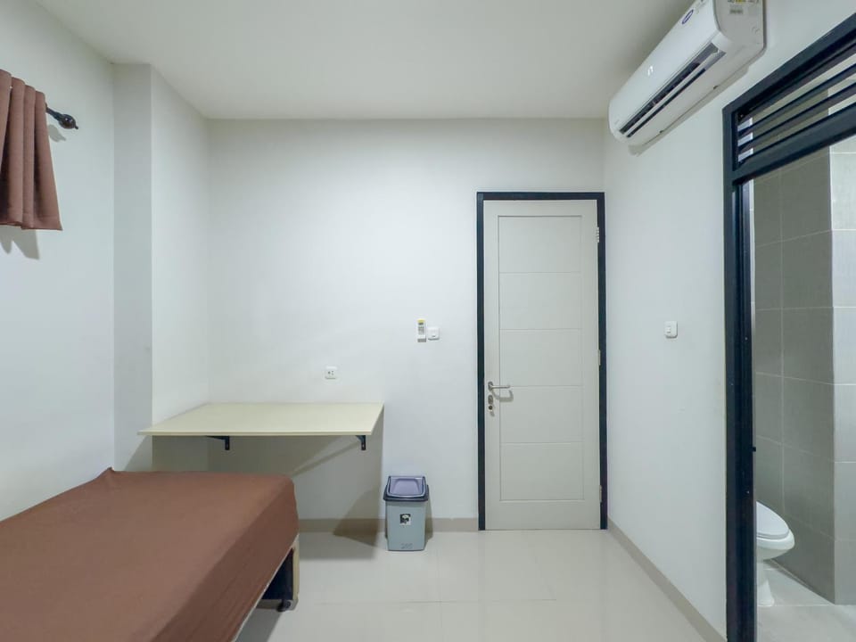 Beranda Istirahat Meruya Hostel in Jakarta