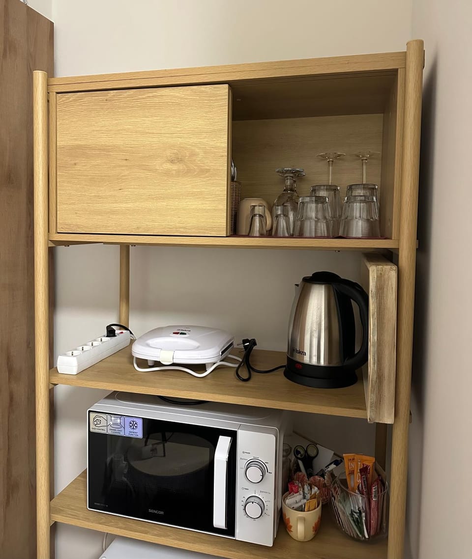 Coffee/tea facilities, microwave, toaster