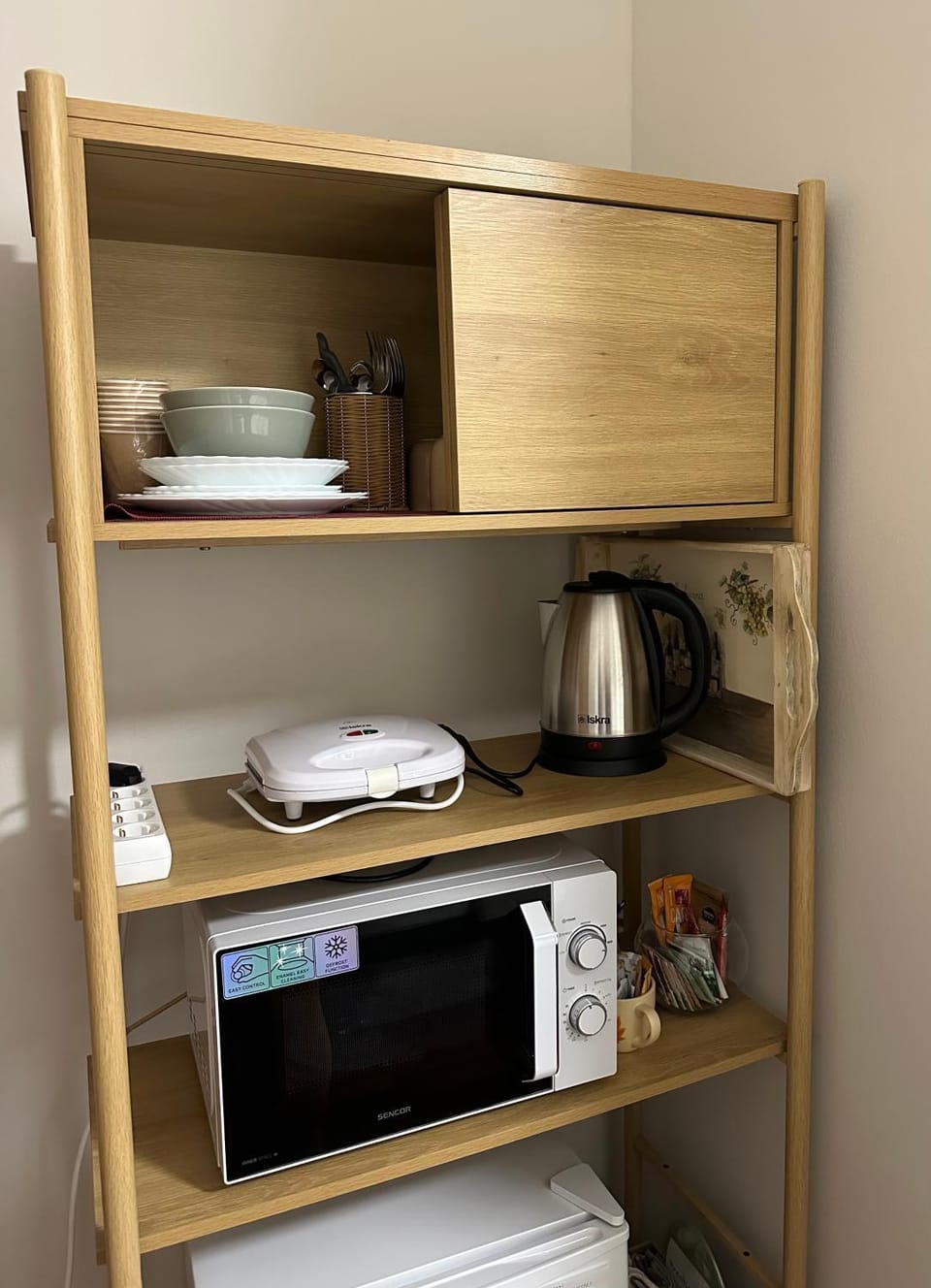 Coffee/tea facilities, toaster
