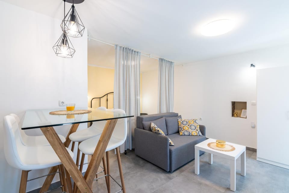 Living room, Seating area, Dining area
