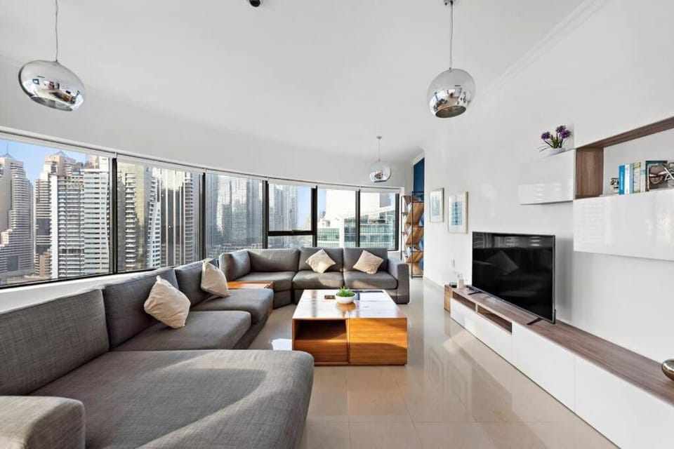 Dubai Marina 3BR Apartment, Steps to Marina Walk, Marina Beach & JBR Apartment in Dubai