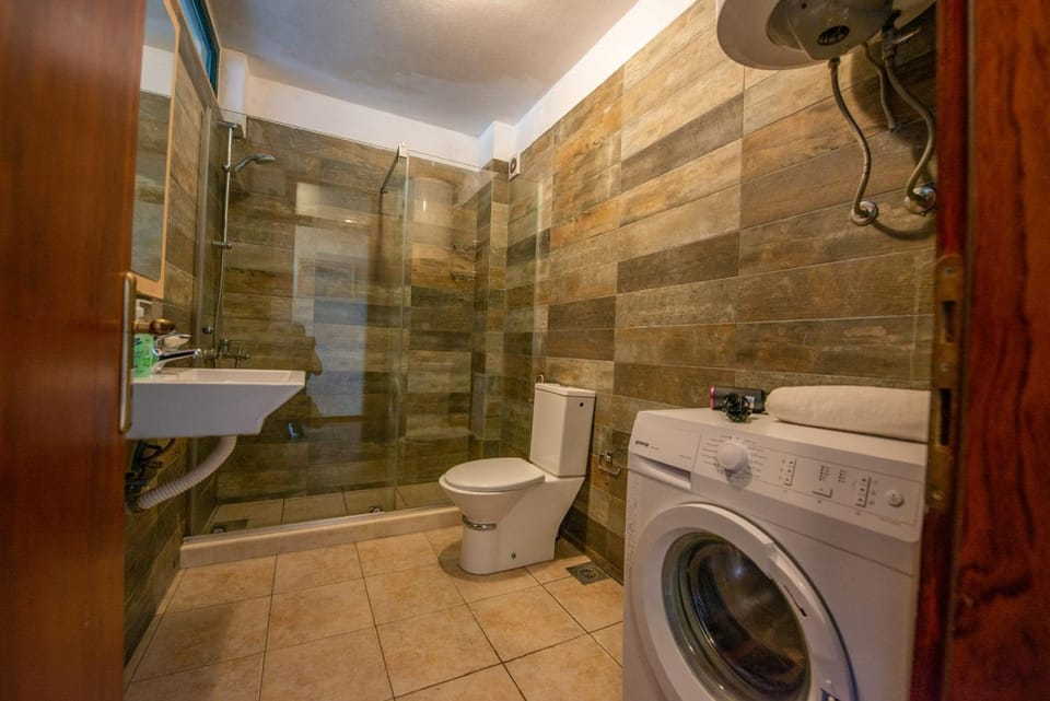 Bathroom, washing machine