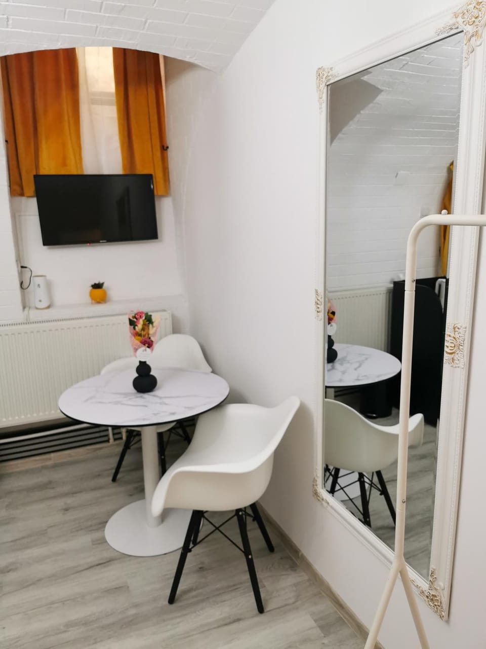 Portos Boutique in Old Town Center Apartment in Brasov