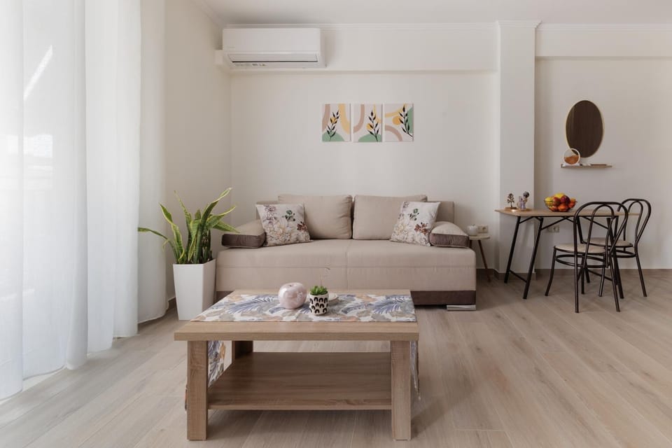 Living room, Seating area, Dining area, air conditioner