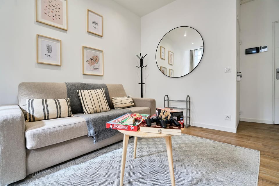 Living room, Seating area