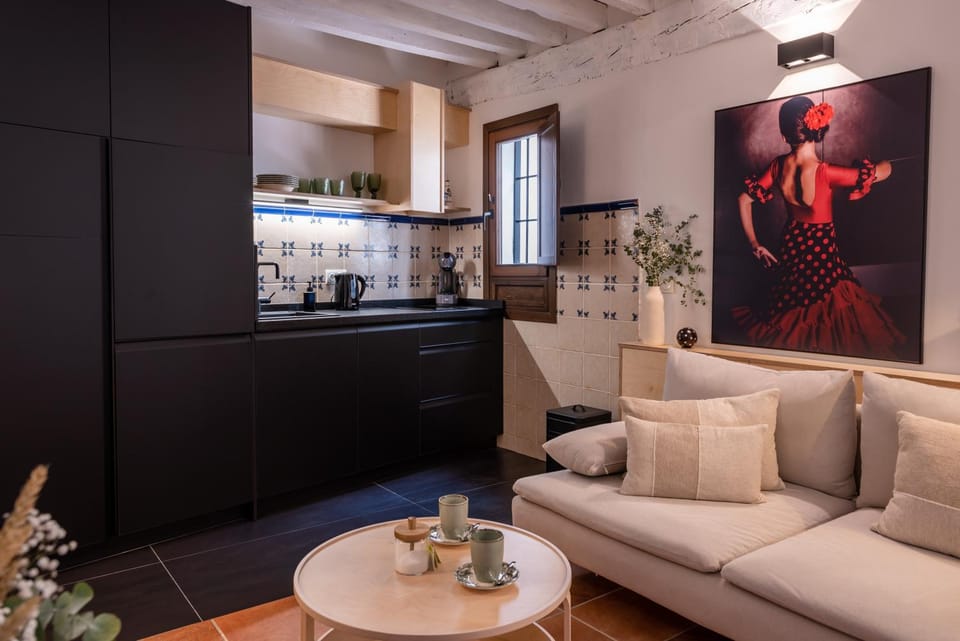 Lounge or bar, kitchen