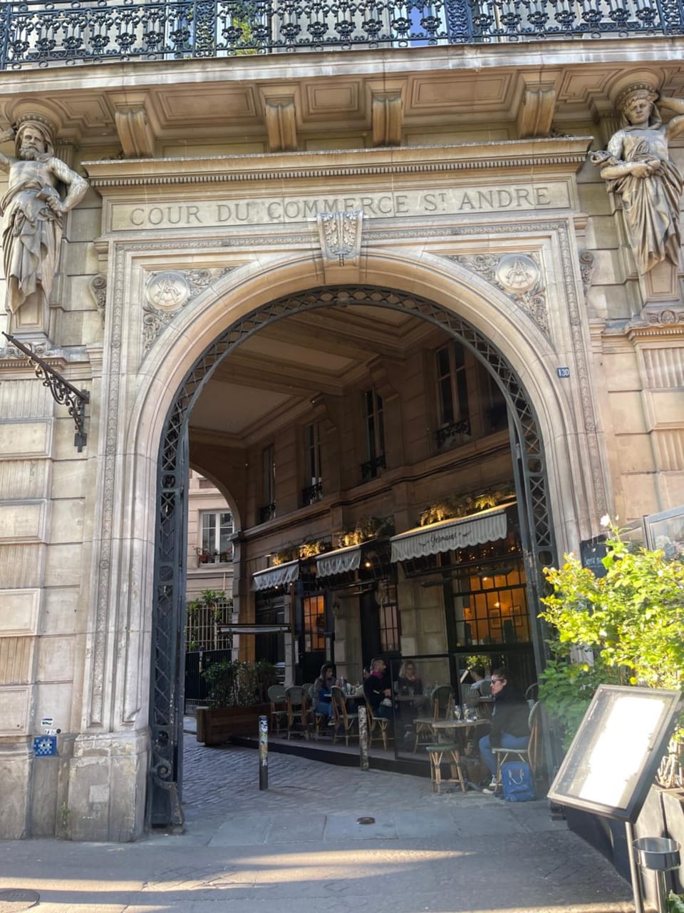Facade/entrance