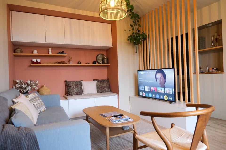 Communal lounge/ TV room, TV and multimedia, Living room