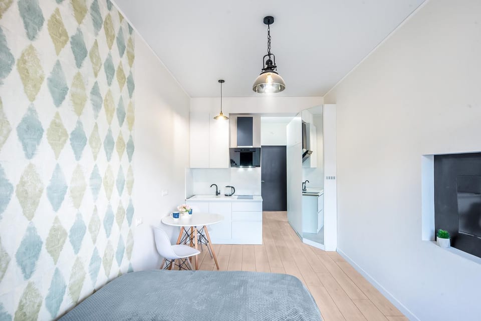 Kitchen or kitchenette, Seating area, stove