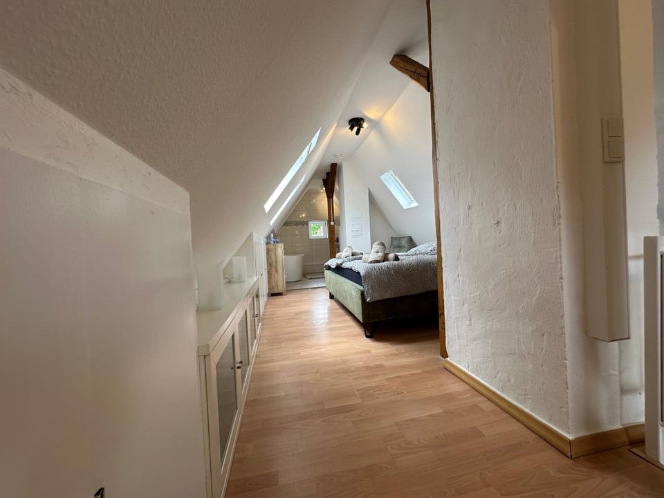 Bed, Bathroom, Photo of the whole room, Bath, towels