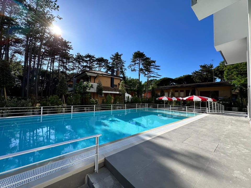 Pool view, Swimming pool