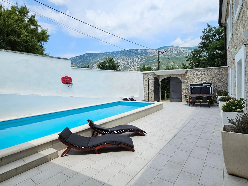Patio, Mountain view, Swimming pool, sunbed