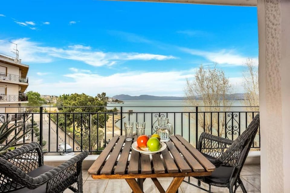 Bright Central Apartment with Splendid sea view! Apartment in Euboea