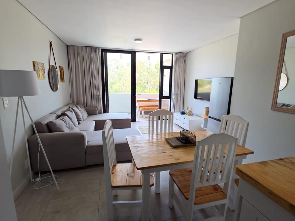 Flat 4 Block 15 Bellamare Apartment in Port Elizabeth