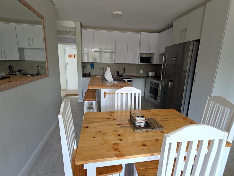 Flat 4 Block 15 Bellamare Apartment in Port Elizabeth